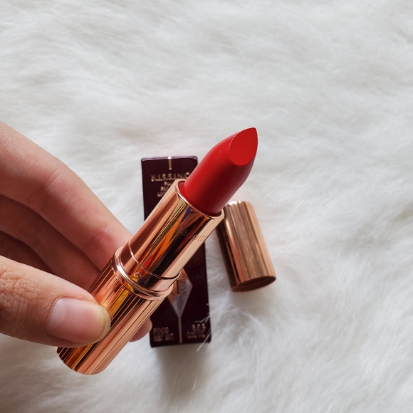 Charlotte Tilbury Lipstick kissing fallen from the lipstick tree Love Bite